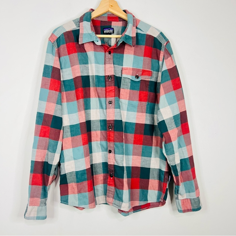 Patagonia Red/Green Lightweight Fjord Flannel Shirt Large